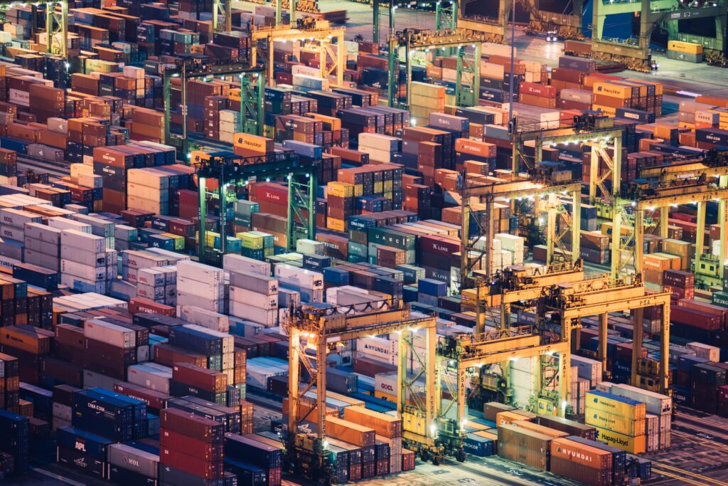 apa perbedaan supply chain dan logistik